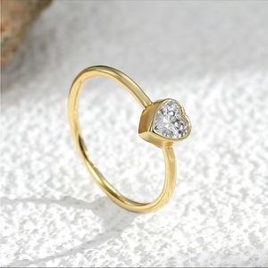 NWT 18K Gold Plated Heart Shaped Zircon Ring